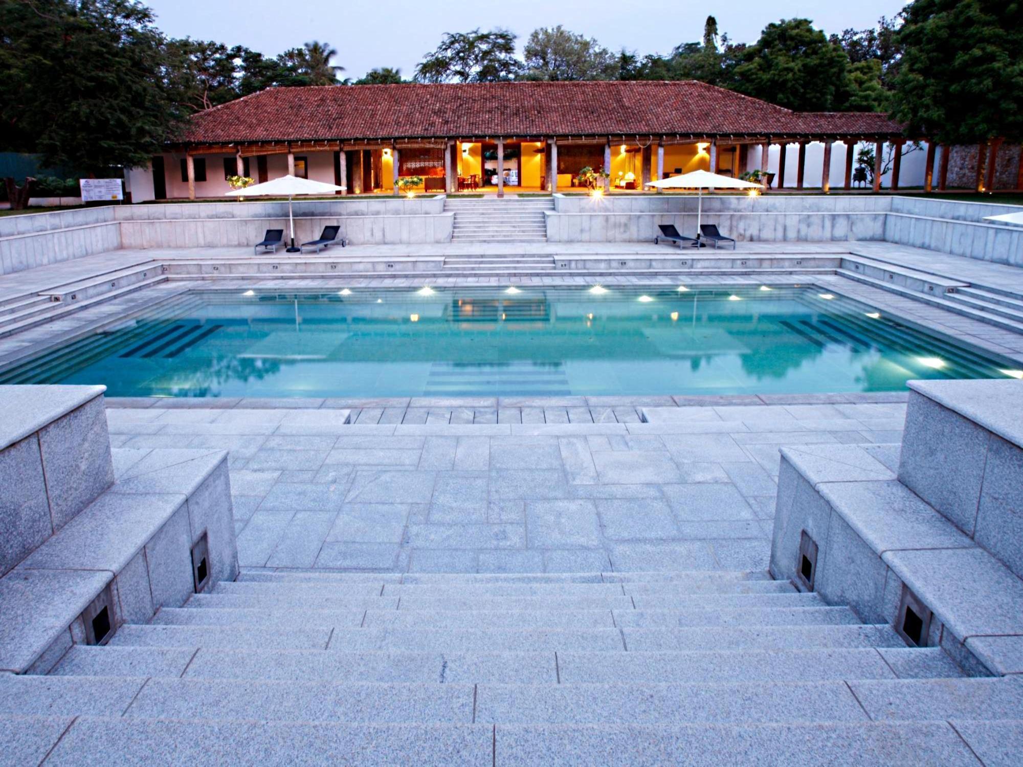 Heritage Maduraj Zewnętrze zdjęcie The swimming pool at the resort